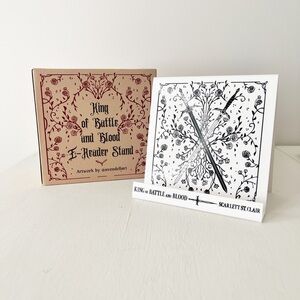 King of Battle and Blood‎ E Reader Stand Book Scarlett St Clair